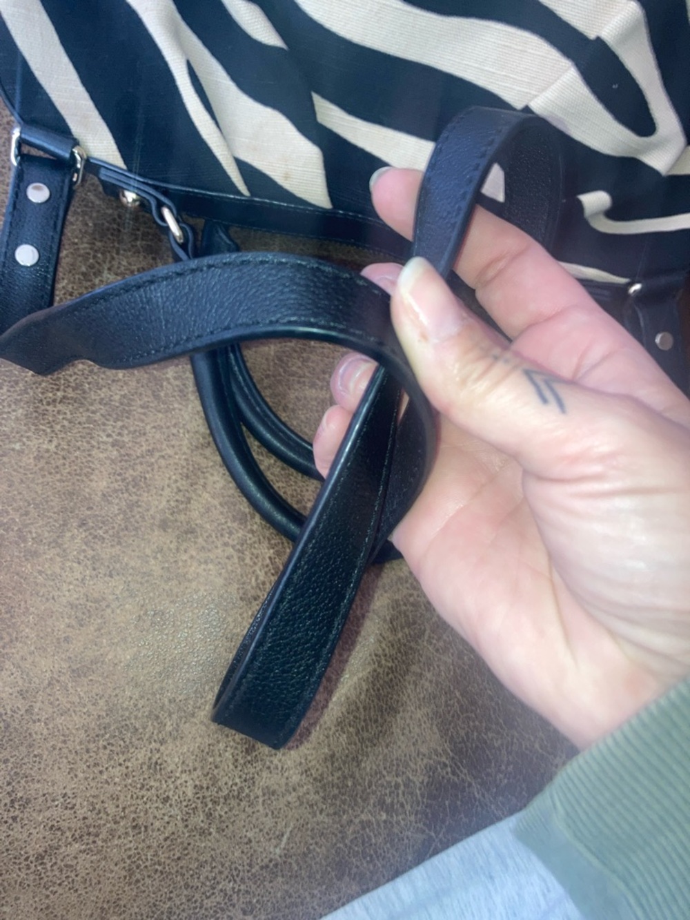 Kate Spade Canvas Zebra-Print Satchel & crossbody  Bag - Black & Cream - Picture 8 of 8